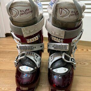 Dalbella Women Ski Boots Size 6.5 Mondopoint 23.5